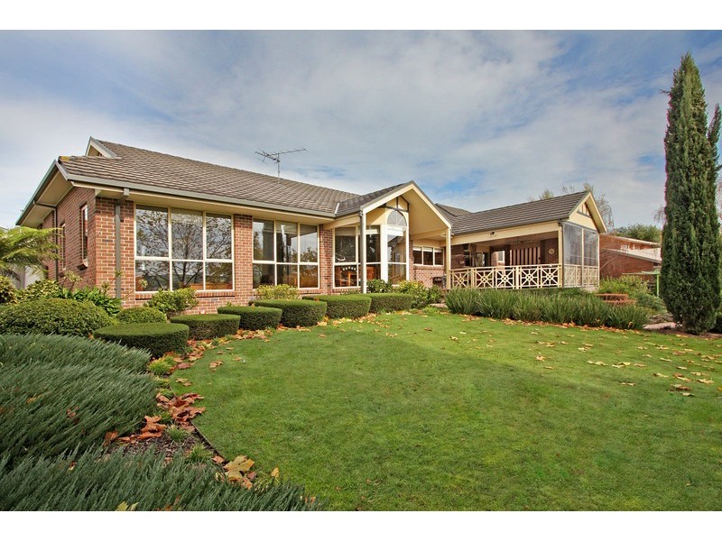 2 Valley View Parade, Korumburra VIC 3950