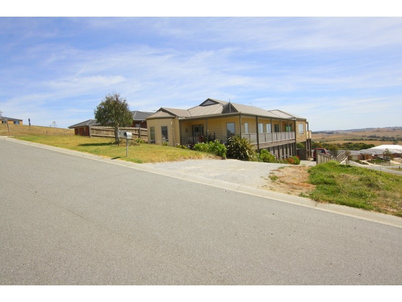 16 Abbey Road, Korumburra VIC 3950