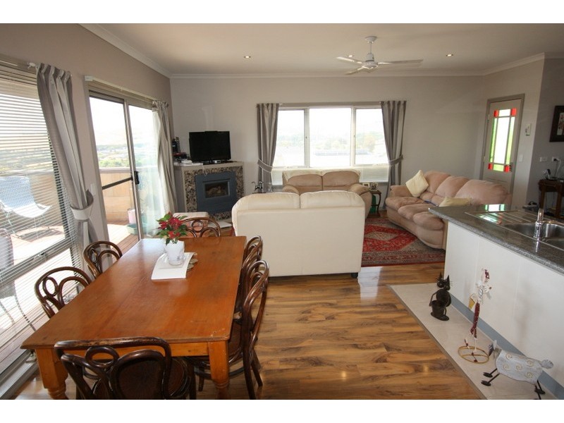 16 Abbey Road, Korumburra VIC 3950