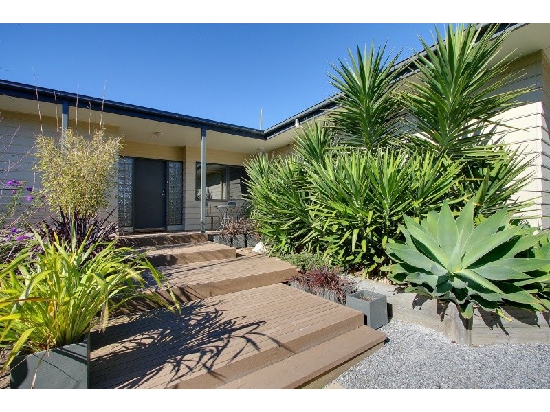 8 Neilsen Street, Outtrim VIC 3951