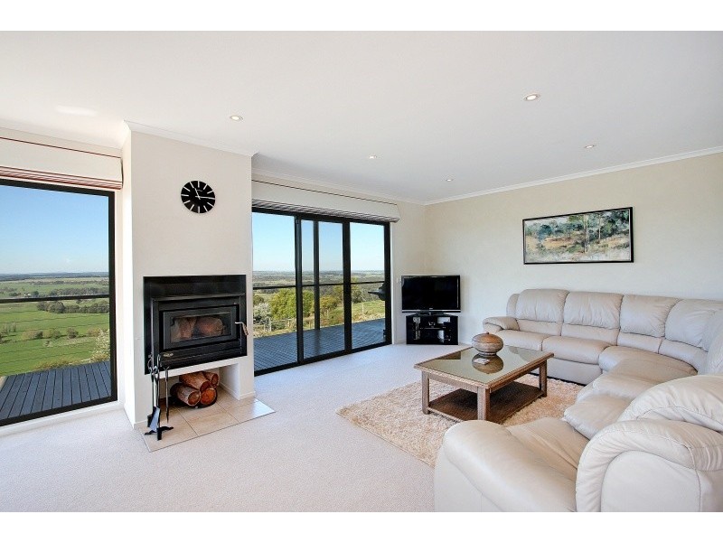 8 Neilsen Street, Outtrim VIC 3951