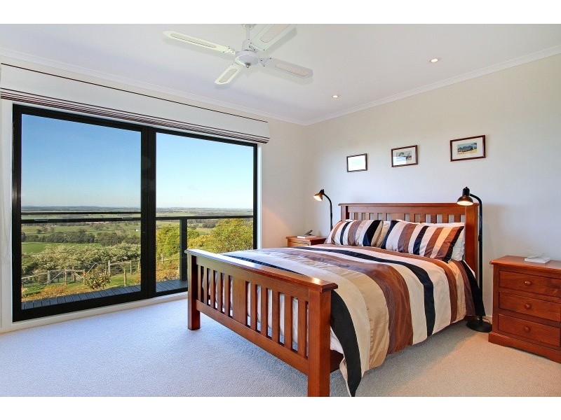 8 Neilsen Street, Outtrim VIC 3951