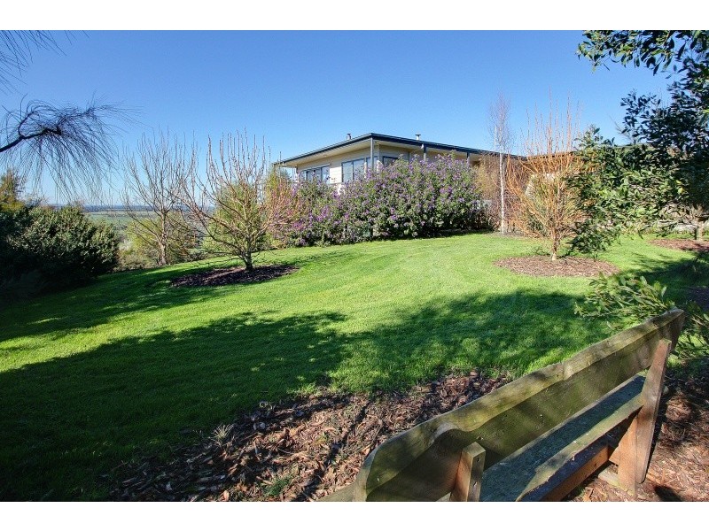 8 Neilsen Street, Outtrim VIC 3951