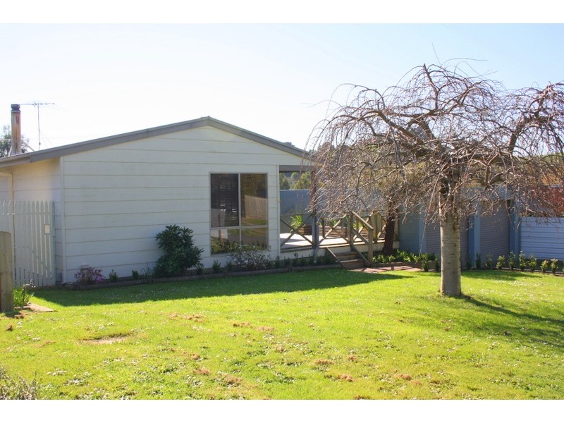 4 Queen Street, Loch VIC 3945