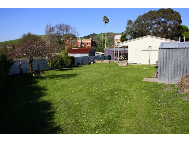 4 Queen Street, Loch VIC 3945