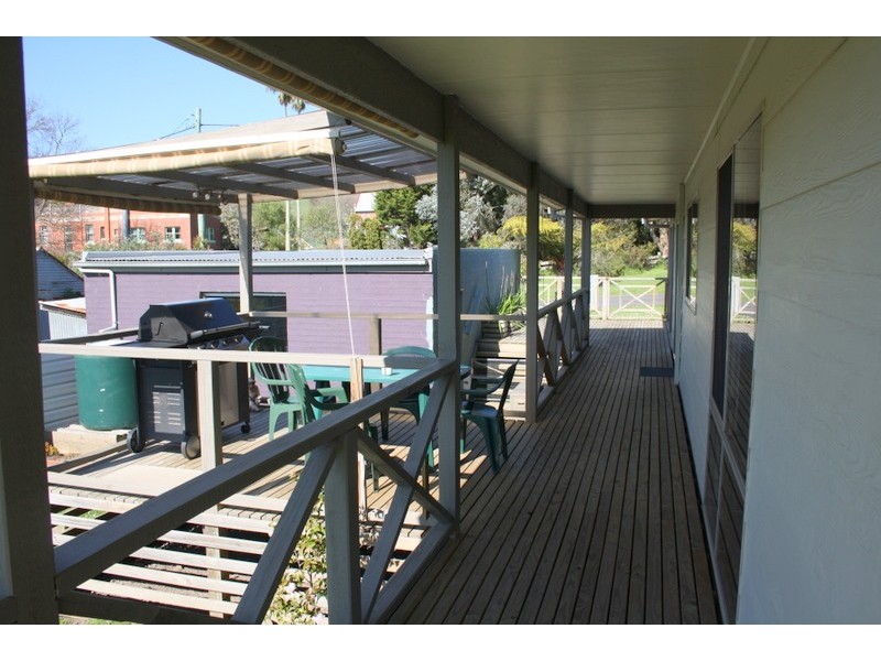 4 Queen Street, Loch VIC 3945