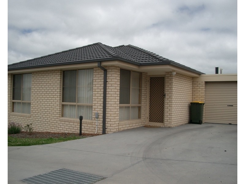 2/2 Little Princes Street, Korumburra VIC 3950