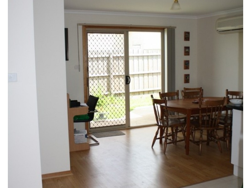 2/2 Little Princes Street, Korumburra VIC 3950