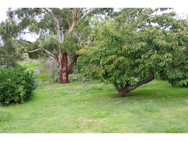 21 Smith Street, Loch VIC 3945