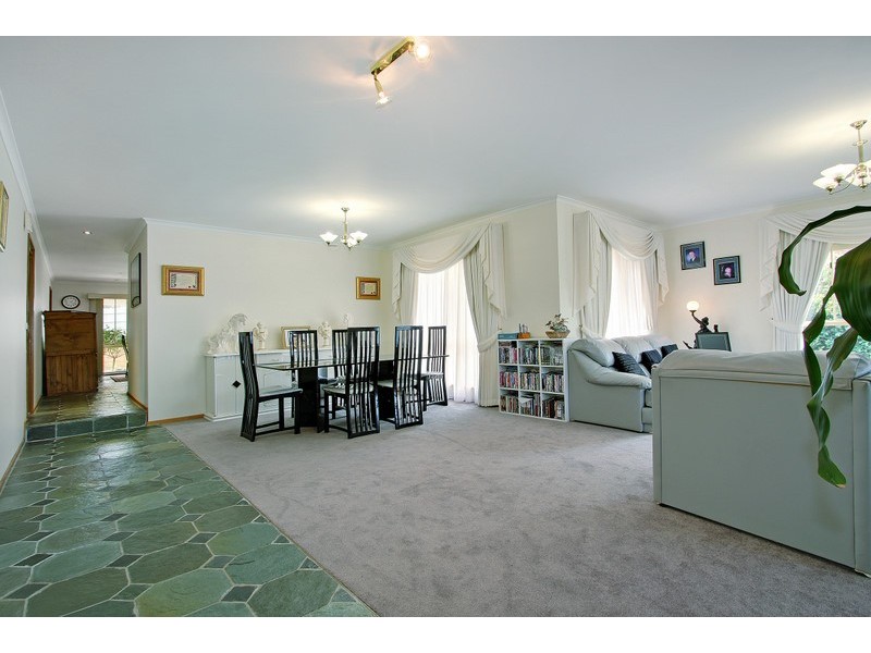 11 Griffin Road, Leongatha VIC 3953