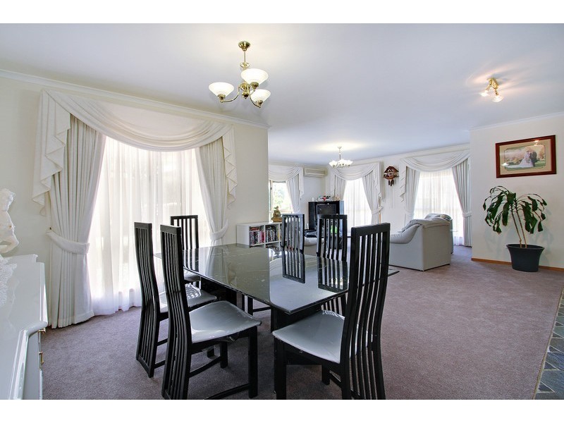11 Griffin Road, Leongatha VIC 3953