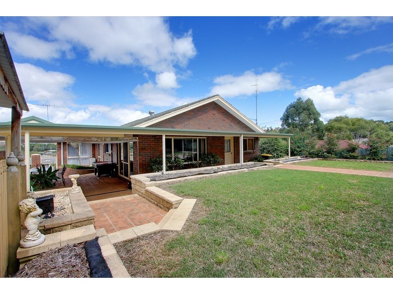 11 Griffin Road, Leongatha VIC 3953