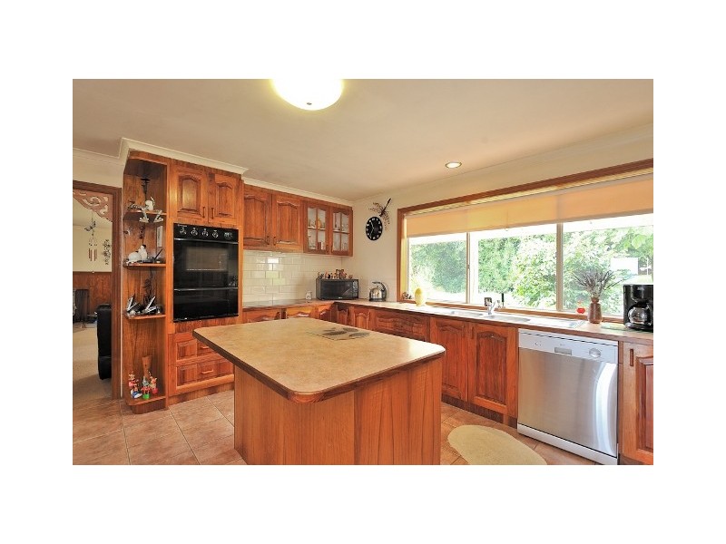 11 Roy Street, Loch VIC 3945