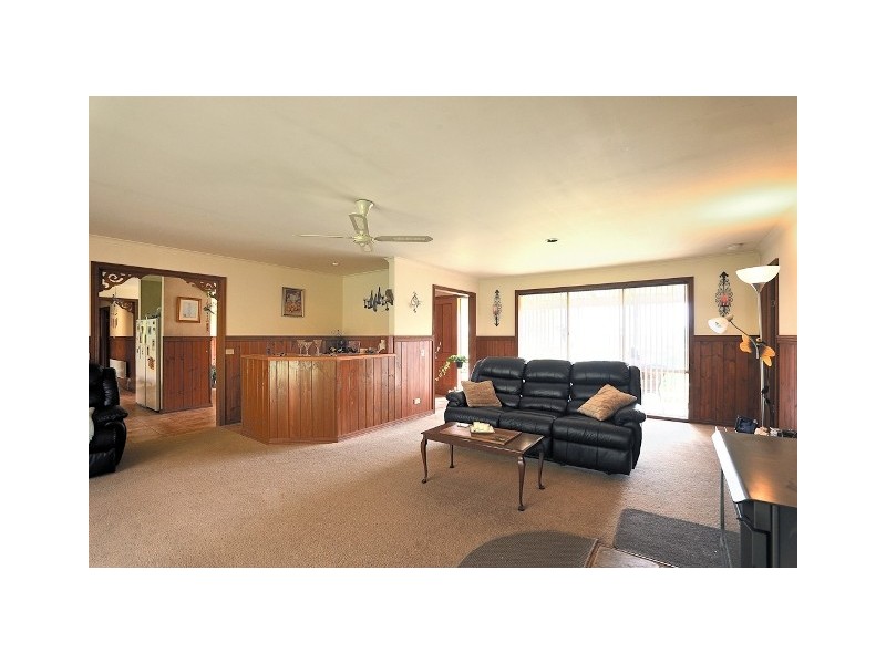 11 Roy Street, Loch VIC 3945