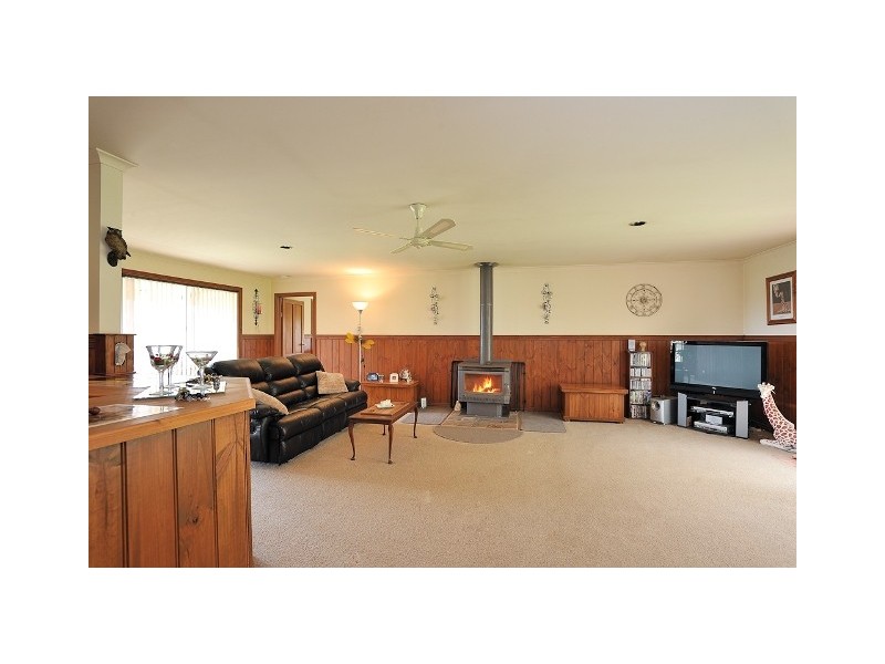 11 Roy Street, Loch VIC 3945