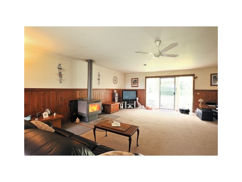 11 Roy Street, Loch VIC 3945