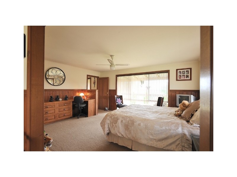 11 Roy Street, Loch VIC 3945