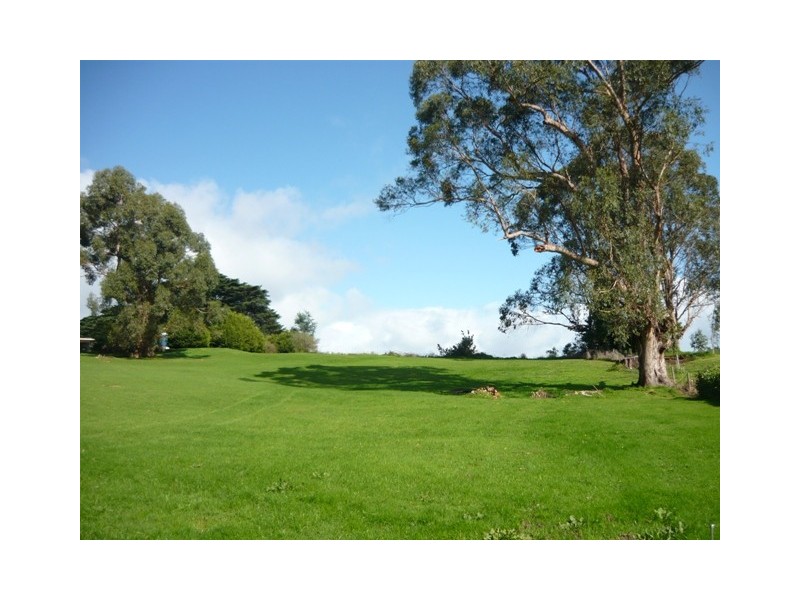 11 Roy Street, Loch VIC 3945