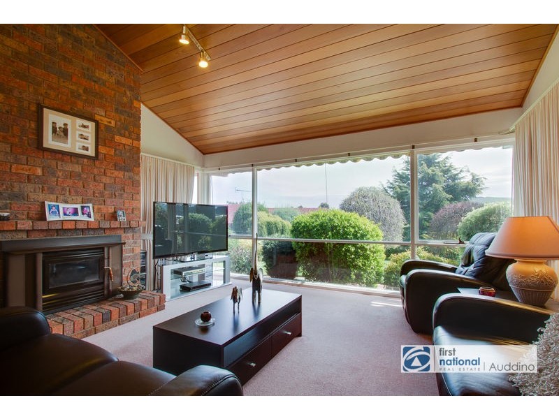 9 Valley View Parade, Korumburra VIC 3950