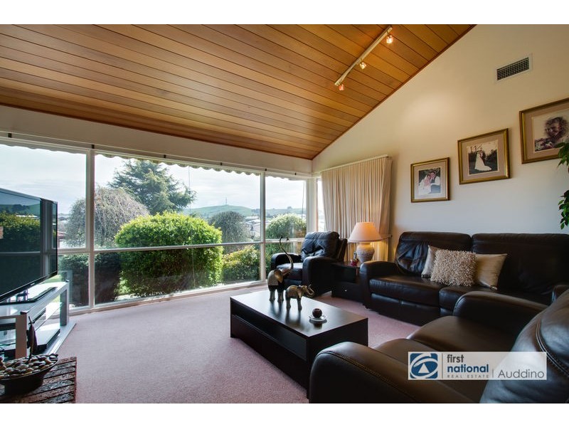 9 Valley View Parade, Korumburra VIC 3950