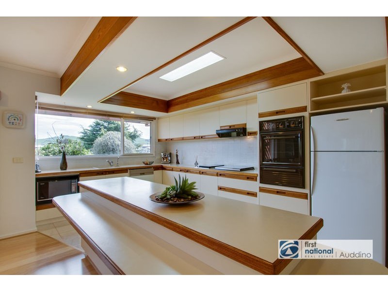 9 Valley View Parade, Korumburra VIC 3950