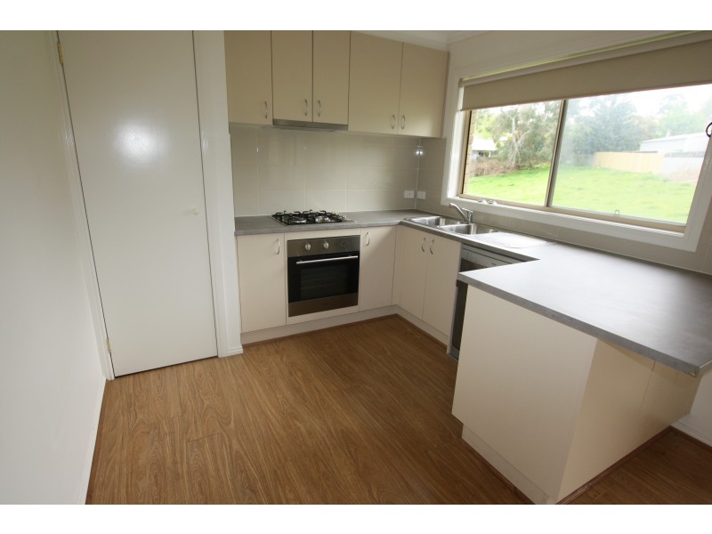 10/11 Lower Gordon Street, Korumburra VIC 3950