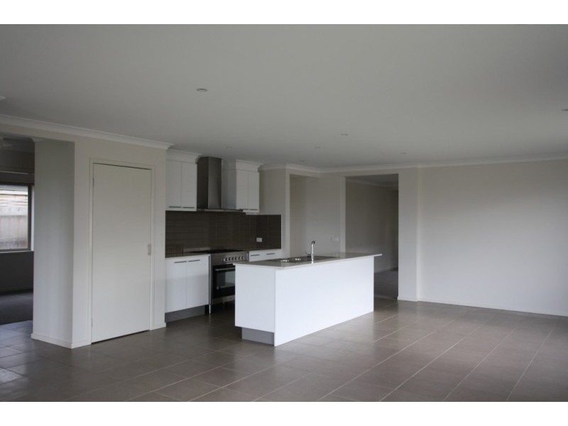 27 Massimo Way, Korumburra VIC 3950