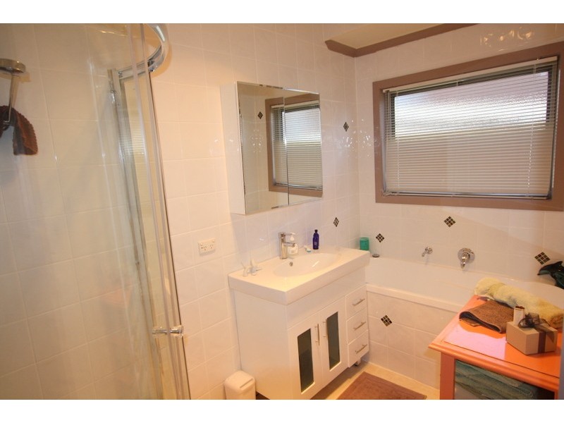 16 Abbey Road, Korumburra VIC 3950