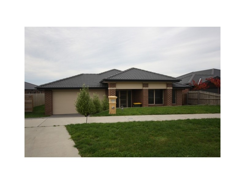 27 Massimo Way, Korumburra VIC 3950