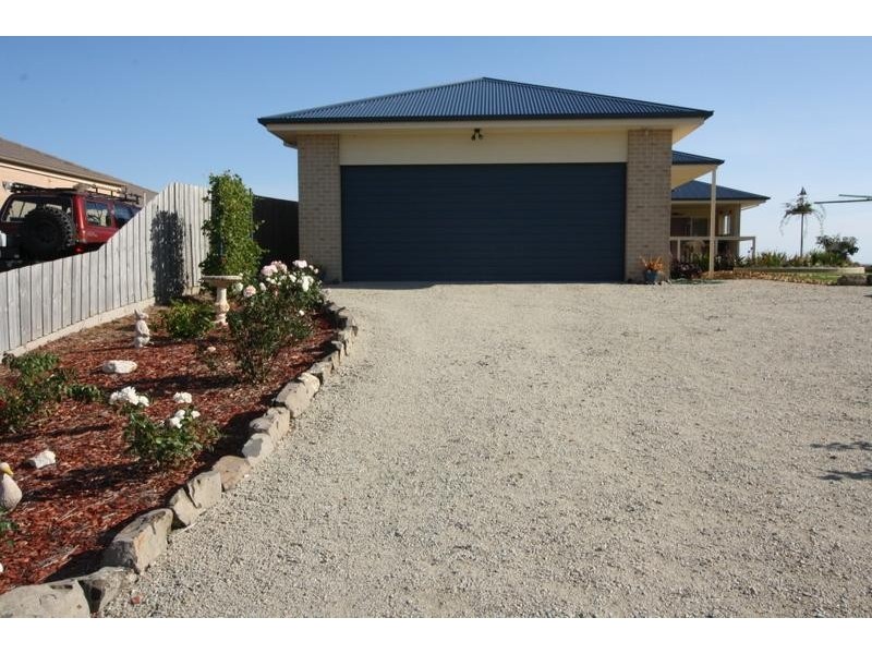 9 Fonda Dean Terrace, Korumburra VIC 3950