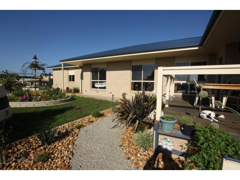 9 Fonda Dean Terrace, Korumburra VIC 3950