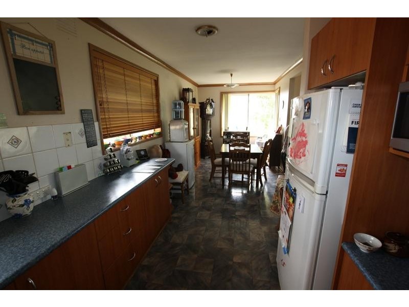 59 Main Road, Bena VIC 3946