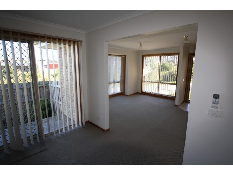 1/10 Woodford Place, Korumburra VIC 3950