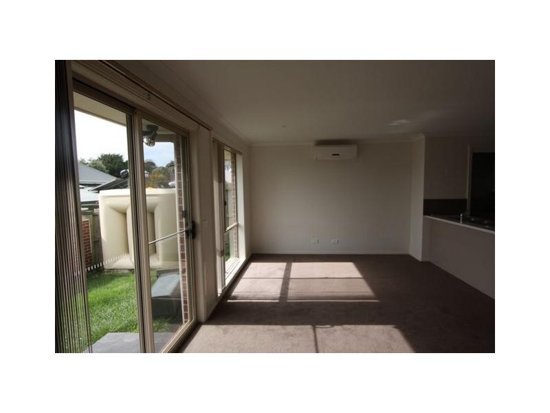 4/49 guys road, Korumburra VIC 3950