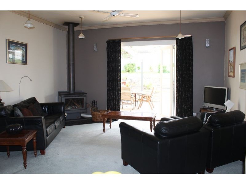 15 Witton STREET, Korumburra VIC 3950