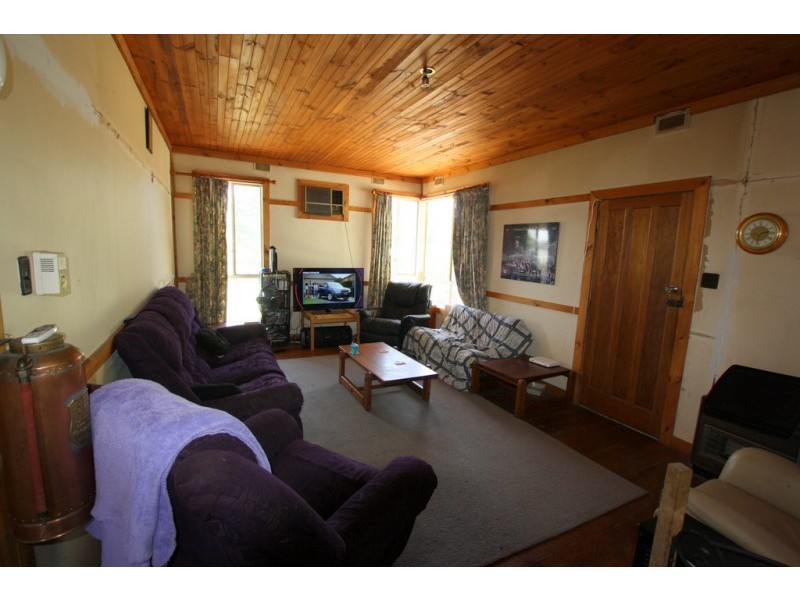 15 Queen Street, Loch VIC 3945