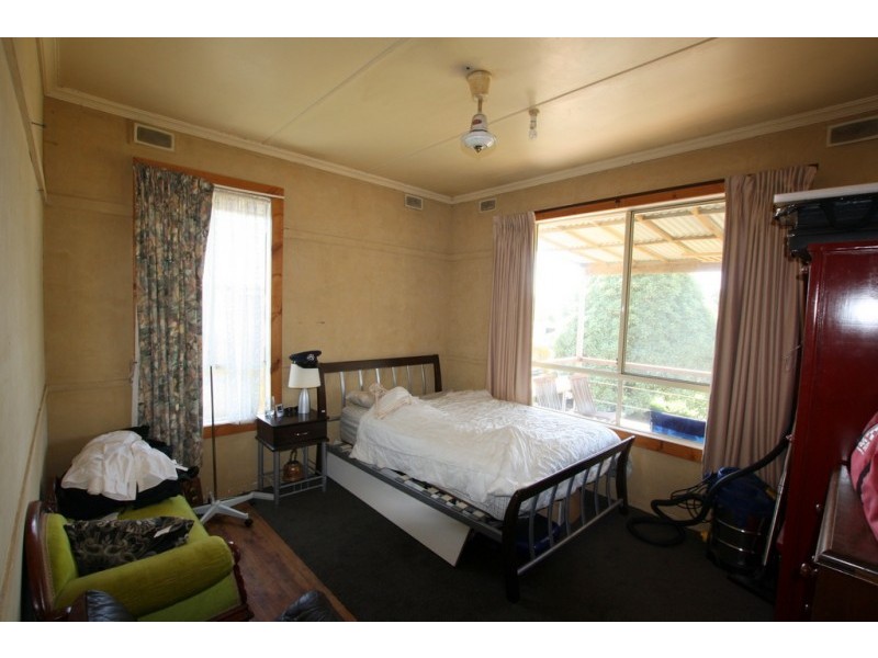 15 Queen Street, Loch VIC 3945