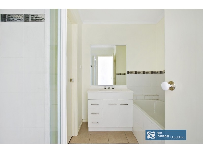 8/10. Woodford Place, Korumburra VIC 3950