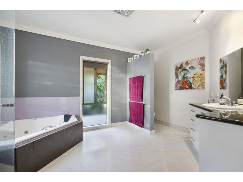 22 Valley View Crescent, Leongatha VIC 3953