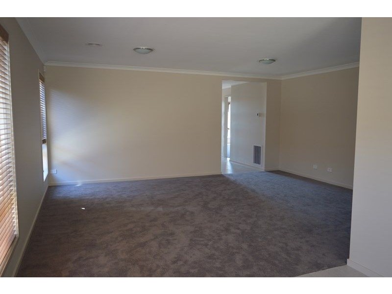 16 Massimo Way, Korumburra VIC 3950