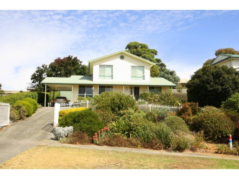 37 Macqueen Avenue, Korumburra VIC 3950
