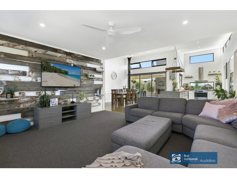 24 Carr Avenue, Leongatha VIC 3953