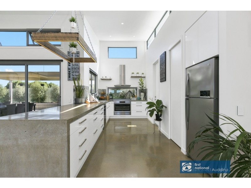 24 Carr Avenue, Leongatha VIC 3953