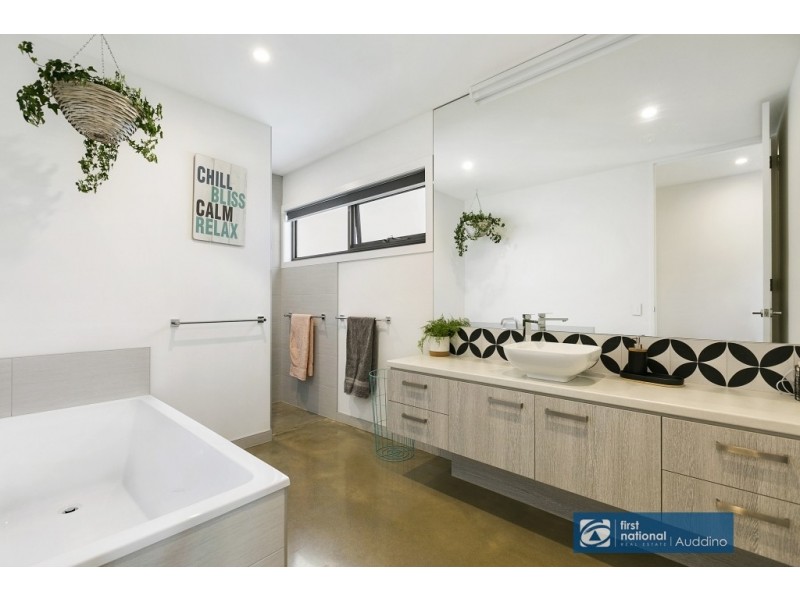 24 Carr Avenue, Leongatha VIC 3953
