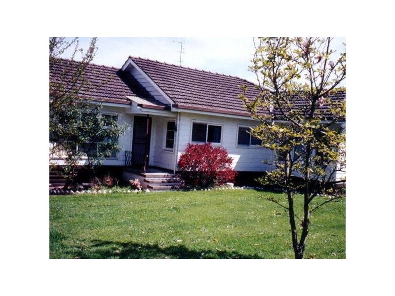 20 BATES AVENUE, Korumburra VIC 3950