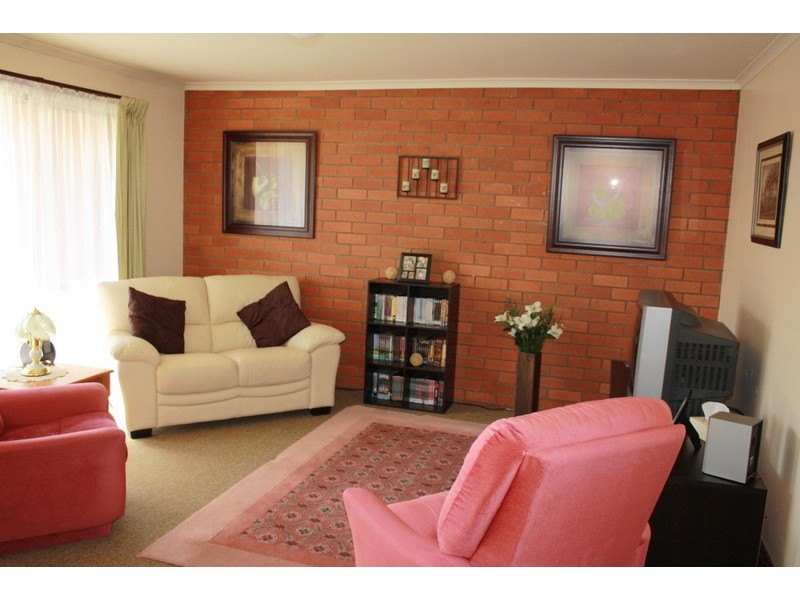 9/13-15 COAL CREEK ROAD, Korumburra VIC 3950