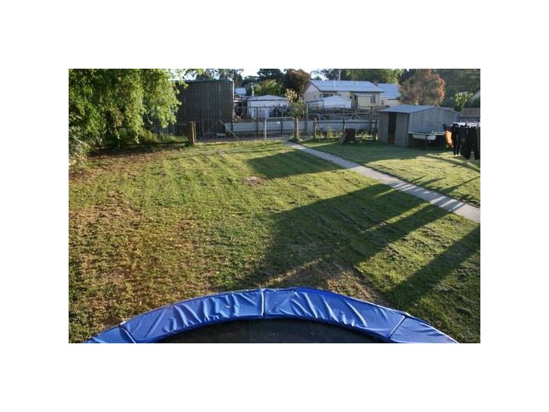 15 Queen Street, Loch VIC 3945