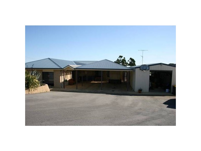 9 Cross Street, Outtrim VIC 3951