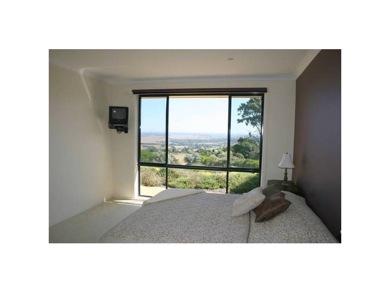 9 Cross Street, Outtrim VIC 3951