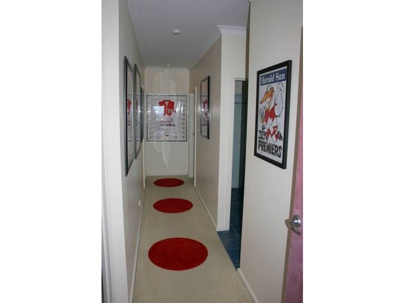 9 Cross Street, Outtrim VIC 3951